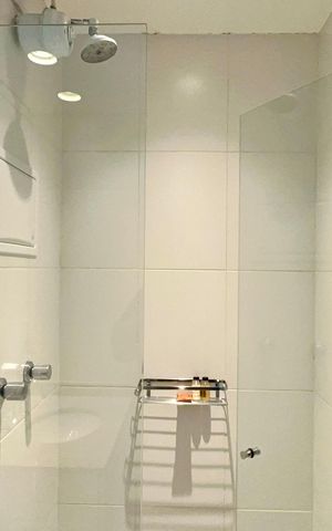 Studio para alugar com 30m², 1 quarto e 1 vaga Studio para alugar com 30m², 1 quarto e 1 vagaBanheiro