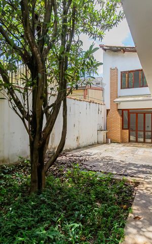 Casa à venda com 360m², 5 quartos e sem vagaQuintal