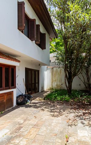 Casa à venda com 360m², 5 quartos e sem vagaQuintal