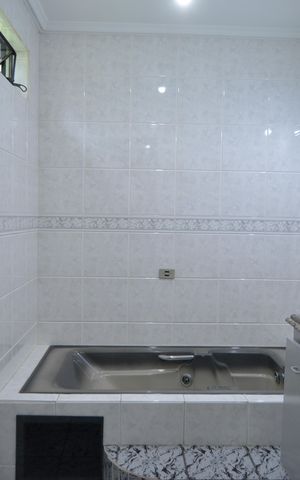 Casa para alugar com 240m², 3 quartos e 2 vagasBanheiro da Suíte 1