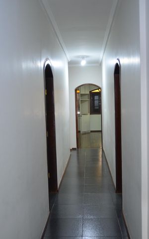 Casa para alugar com 240m², 3 quartos e 2 vagasCorredor