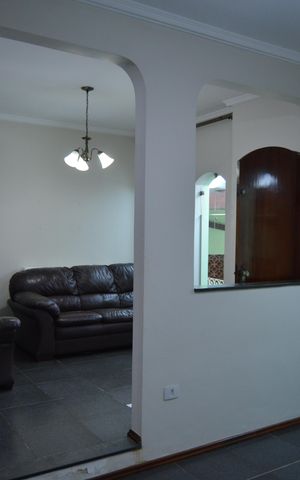 Casa para alugar com 240m², 3 quartos e 2 vagasSala