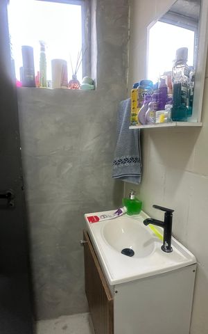 Casa à venda com 320m², 6 quartos e 2 vagas Casa à venda com 320m², 6 quartos e 2 vagasBanheiro