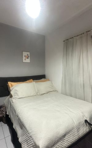 Casa à venda com 320m², 6 quartos e 2 vagas Casa à venda com 320m², 6 quartos e 2 vagasQuarto 1