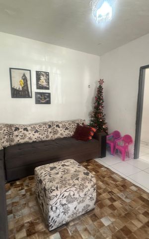Casa à venda com 320m², 6 quartos e 2 vagas Casa à venda com 320m², 6 quartos e 2 vagasSala