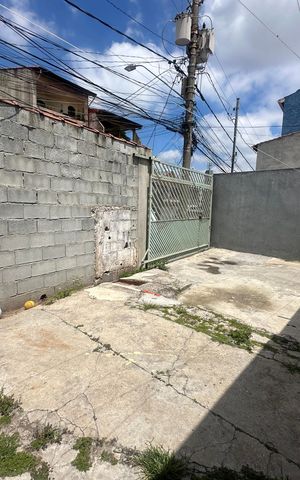 Casa à venda com 320m², 6 quartos e 2 vagas Casa à venda com 320m², 6 quartos e 2 vagasQuintal