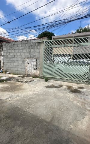 Casa à venda com 320m², 6 quartos e 2 vagas Casa à venda com 320m², 6 quartos e 2 vagasQuintal