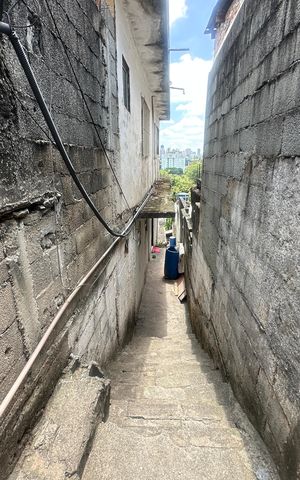 Casa à venda com 320m², 6 quartos e 2 vagas Casa à venda com 320m², 6 quartos e 2 vagasQuintal