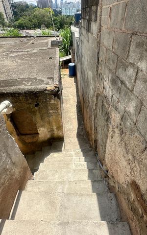 Casa à venda com 320m², 6 quartos e 2 vagas Casa à venda com 320m², 6 quartos e 2 vagasQuintal
