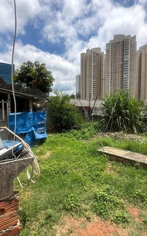 Casa à venda com 320m², 6 quartos e 2 vagas Casa à venda com 320m², 6 quartos e 2 vagasQuintal
