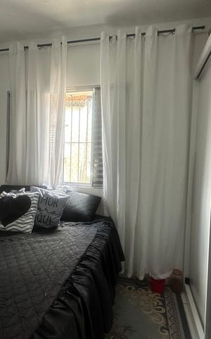 Casa à venda com 320m², 6 quartos e 2 vagas Casa à venda com 320m², 6 quartos e 2 vagasQuarto 2