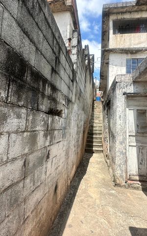 Casa à venda com 320m², 6 quartos e 2 vagas Casa à venda com 320m², 6 quartos e 2 vagasQuintal