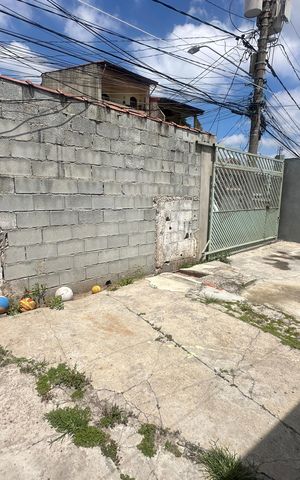 Casa à venda com 320m², 6 quartos e 2 vagas Casa à venda com 320m², 6 quartos e 2 vagasQuintal