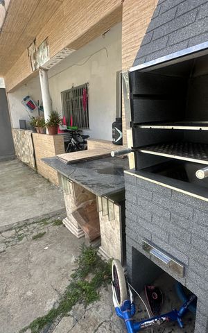 Casa à venda com 320m², 6 quartos e 2 vagas Casa à venda com 320m², 6 quartos e 2 vagasQuintal