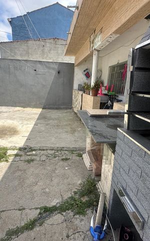 Casa à venda com 320m², 6 quartos e 2 vagas Casa à venda com 320m², 6 quartos e 2 vagasQuintal