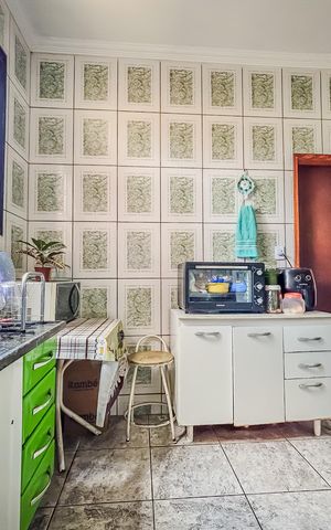 Casa à venda com 176m², 3 quartos e 1 vaga