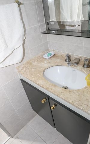 Apartamento para alugar com 71m², 3 quartos e 1 vaga Apartamento para alugar com 71m², 3 quartos e 1 vagaBanheiro da Suíte
