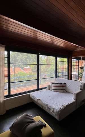 Casa de condomínio para alugar com 400m², 4 quartos e 5 vagasCasa de hóspedes