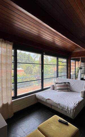 Casa de condomínio para alugar com 400m², 4 quartos e 5 vagasCasa de hóspedes