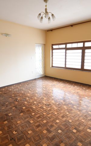 Casa para alugar com 225m², 3 quartos e 2 vagasSala