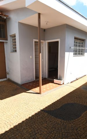 Casa para alugar com 225m², 3 quartos e 2 vagasQuintal