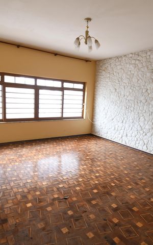 Casa para alugar com 225m², 3 quartos e 2 vagasSala