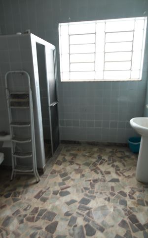 Casa para alugar com 225m², 3 quartos e 2 vagasBanheiro Social