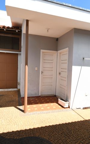 Casa para alugar com 225m², 3 quartos e 2 vagasQuarto 2 - Vista