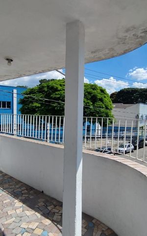 Casa de condomínio à venda com 270m², 4 quartos e sem vaga Casa de condomínio à venda com 270m², 4 quartos e sem vagaVaranda