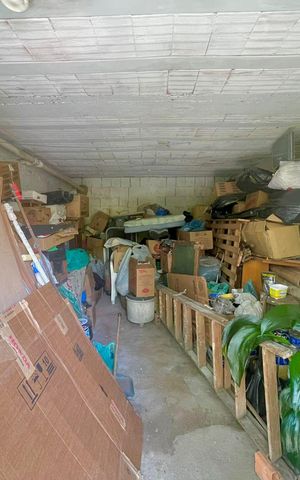 Casa à venda com 175m², 3 quartos e 4 vagas Casa à venda com 175m², 3 quartos e 4 vagasDepósito