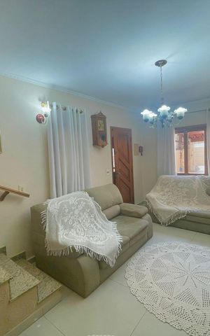Casa à venda com 175m², 3 quartos e 4 vagas Casa à venda com 175m², 3 quartos e 4 vagasSala