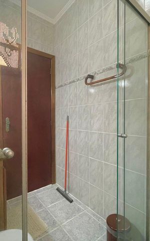 Casa à venda com 175m², 3 quartos e 4 vagas Casa à venda com 175m², 3 quartos e 4 vagasBanheiro 1