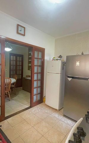 Casa à venda com 175m², 3 quartos e 4 vagas Casa à venda com 175m², 3 quartos e 4 vagasCozinha