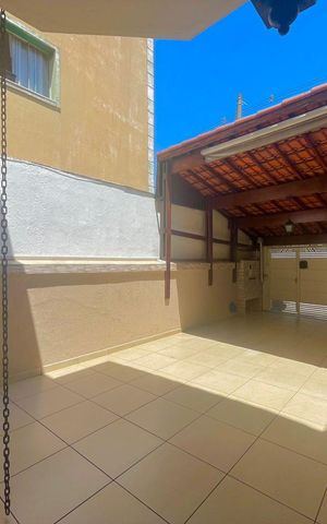 Casa à venda com 175m², 3 quartos e 4 vagas Casa à venda com 175m², 3 quartos e 4 vagasGaragem