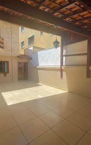 Casa à venda com 175m², 3 quartos e 4 vagas Casa à venda com 175m², 3 quartos e 4 vagasGaragem