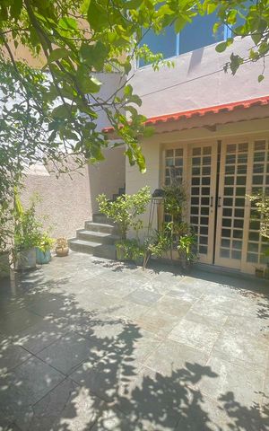 Casa à venda com 175m², 3 quartos e 4 vagas Casa à venda com 175m², 3 quartos e 4 vagasQuintal