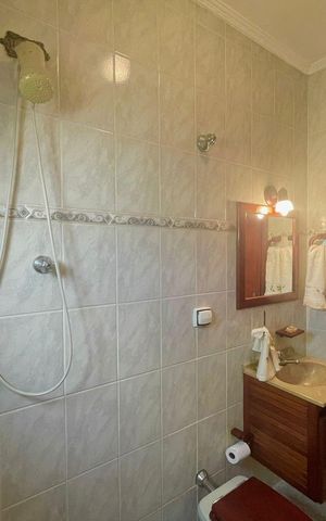 Casa à venda com 175m², 3 quartos e 4 vagas Casa à venda com 175m², 3 quartos e 4 vagasBanheiro 2
