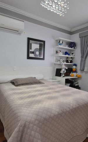 Casa à venda com 345m², 4 quartos e 10 vagasSuíte 2