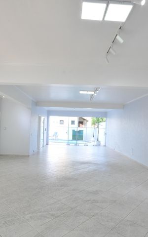 Casa à venda com 345m², 4 quartos e 10 vagasSalão de Festas