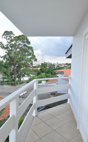 Casa à venda com 345m², 4 quartos e 10 vagasSacada da Sala de TV