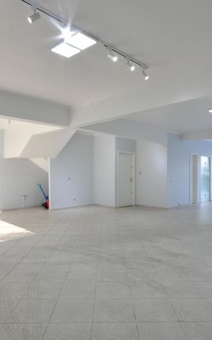 Casa à venda com 345m², 4 quartos e 10 vagasSalão de Festas