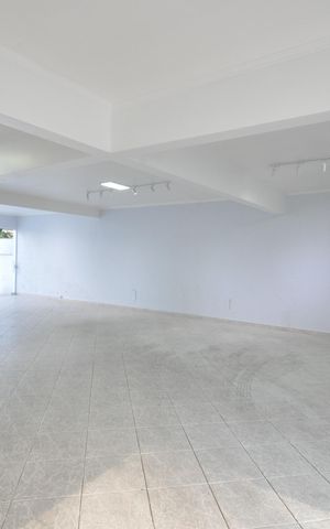 Casa à venda com 345m², 4 quartos e 10 vagasSalão de Festas