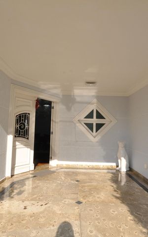 Casa à venda com 345m², 4 quartos e 10 vagasHall de entrada