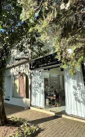 Casa à venda com 300m², 3 quartos e 4 vagas