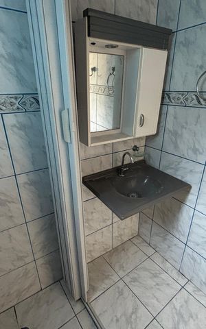 Casa para alugar com 70m², 2 quartos e sem vaga Casa para alugar com 70m², 2 quartos e sem vagaBanheiro da suíte