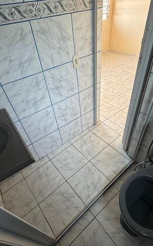Casa para alugar com 70m², 2 quartos e sem vaga Casa para alugar com 70m², 2 quartos e sem vagaBanheiro da suíte