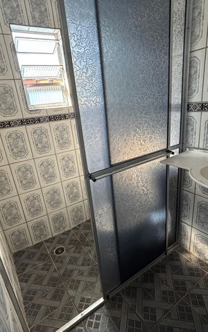 Casa para alugar com 70m², 2 quartos e sem vaga Casa para alugar com 70m², 2 quartos e sem vagaBanheiro