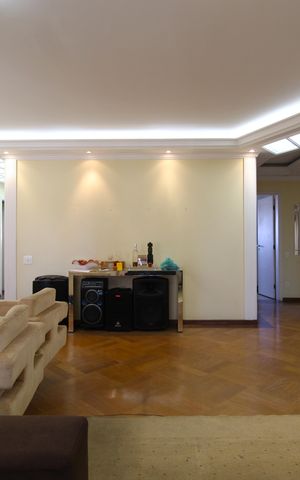 Apartamento à venda com 195m², 4 quartos e 3 vagasSala