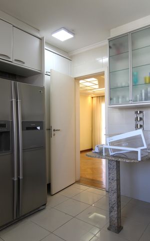 Apartamento à venda com 195m², 4 quartos e 3 vagasCozinha