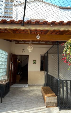 Casa à venda com 122m², 2 quartos e 1 vaga